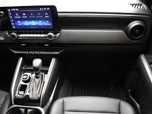 Used 2025 Chevrolet Colorado Trail Boss image 38