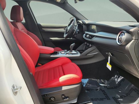 New 2026 Alfa Romeo Stelvio Sprint AWD/4WD image 38