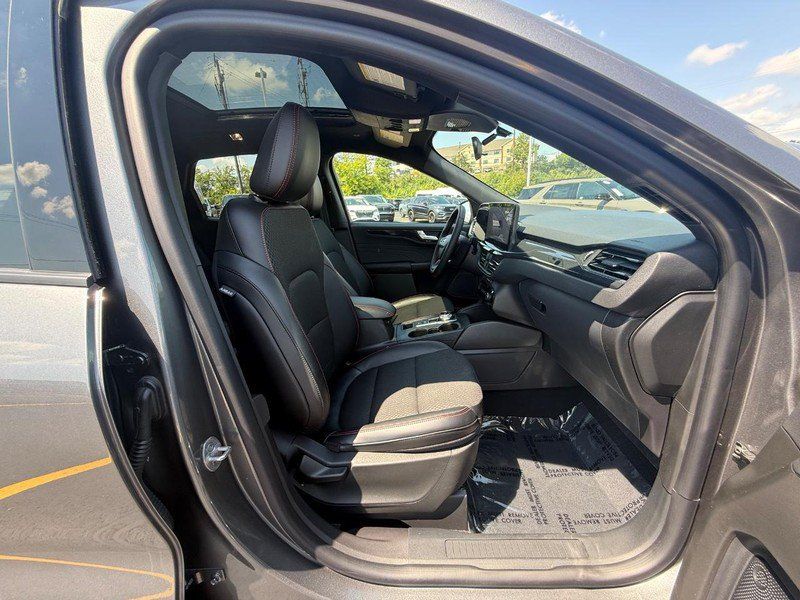 Used 2023 Ford Escape ST-Line w/ Tech Pack #1 AWD/4WD image 14