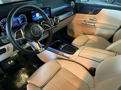 Used 2025 Mercedes-Benz GLB 250 image 10