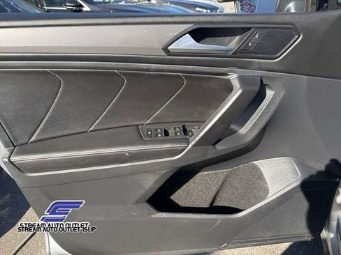 Used 2023 Volkswagen Tiguan SE image 16