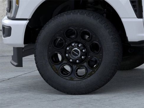 New 2026 Ford F250 Lariat w/ Black Appearance Package image 9