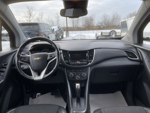 Used 2022 Chevrolet Trax LT w/ Sport Edition image 22