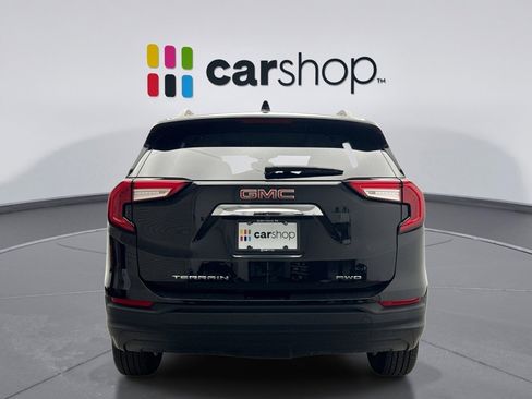 Used 2023 GMC Terrain SLE w/ Driver Convenience Package image 4