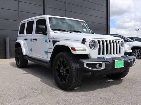 Used 2021 Jeep Wrangler Unlimited Sahara w/ Cold Weather Group AWD/4WD image 6