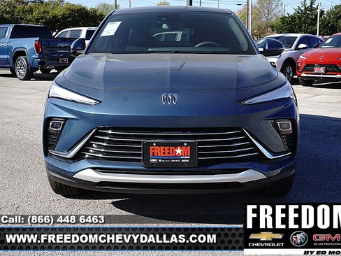 New 2026 Buick Envista Preferred FWD image 2