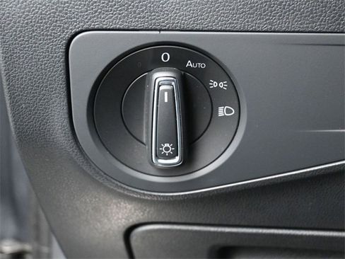 Used 2023 Volkswagen Tiguan SE R-Line image 15