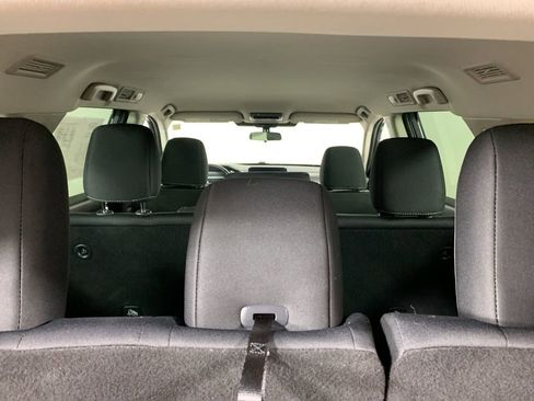 Used 2023 Nissan Pathfinder SV image 14