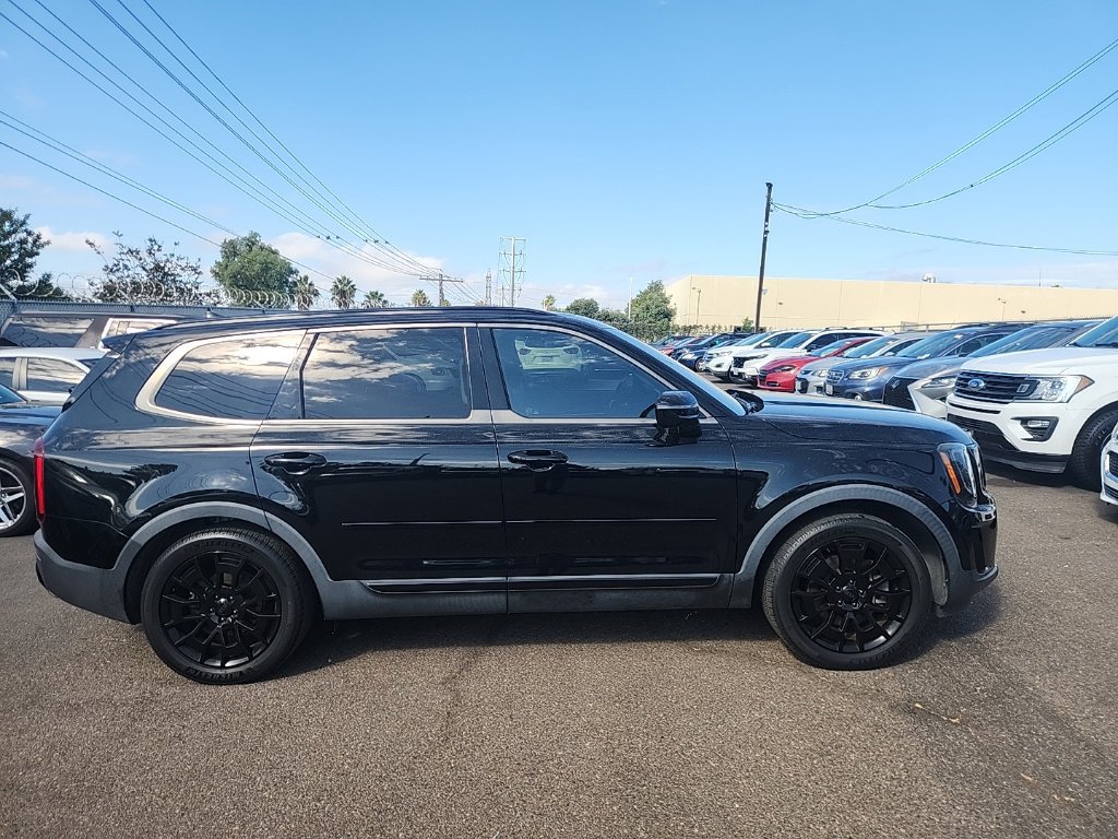Certified 2021 Kia Telluride SX w/ Nightfall Edition Package AWD/4WD image 17