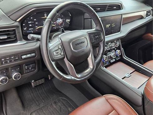Certified 2023 GMC Yukon XL Denali Ultimate w/ LPO, Floor Liner Package AWD/4WD image 11