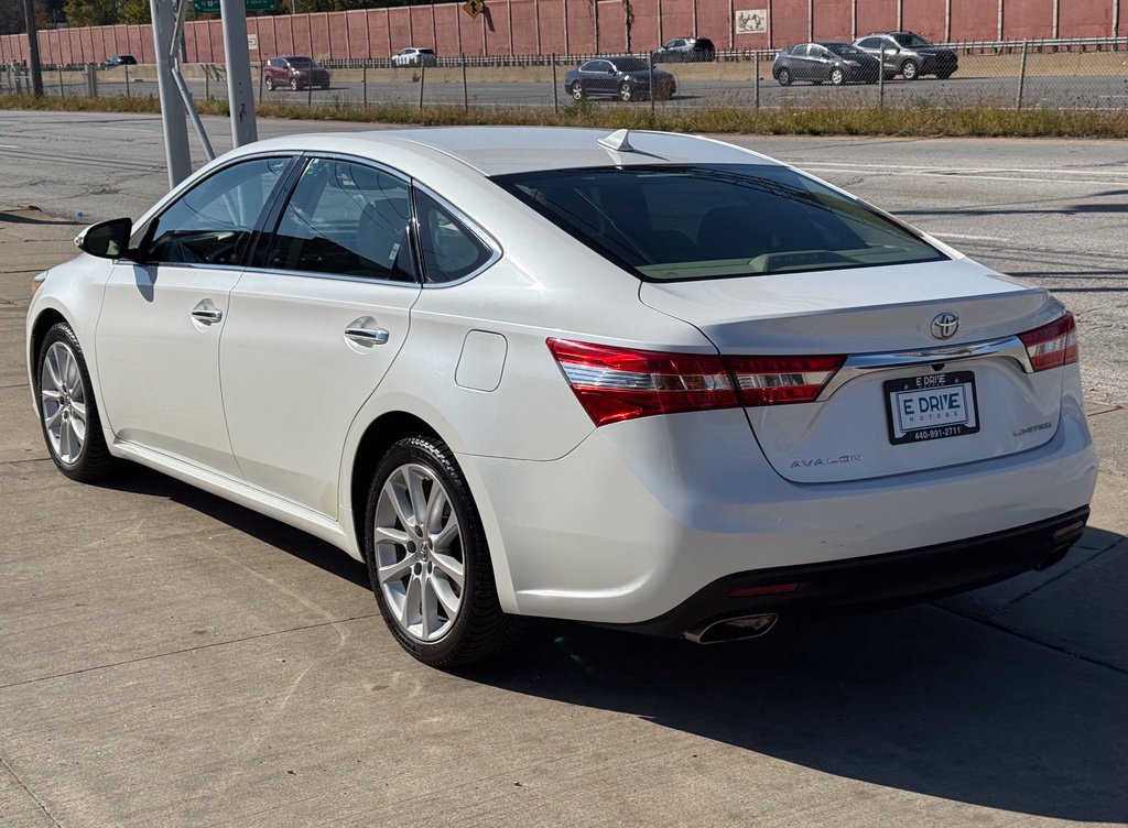 Used 2014 Toyota Avalon Limited FWD image 10