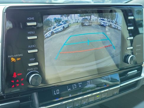 Used 2021 Toyota Sienna XLE image 31