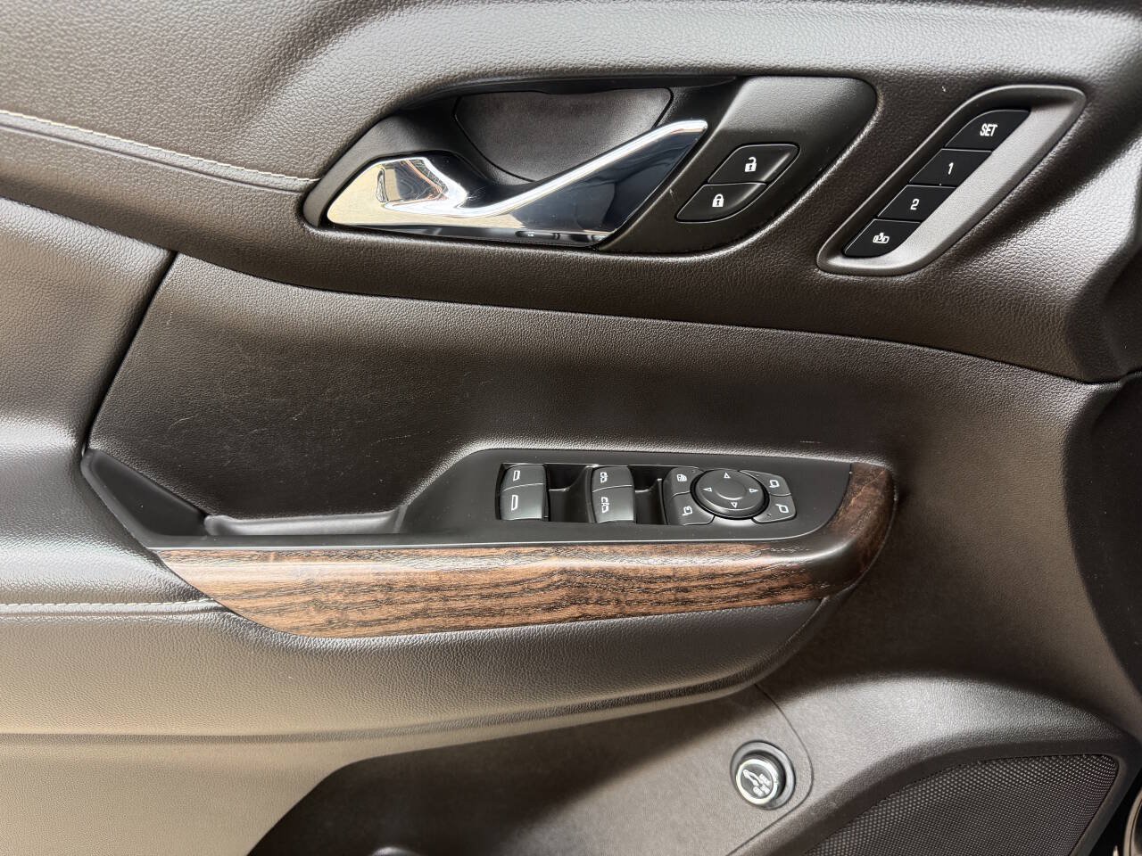 Used 2023 GMC Acadia Denali w/ Denali Technology Package AWD/4WD image 16