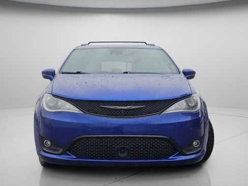 Used 2019 Chrysler Pacifica Limited FWD image 3