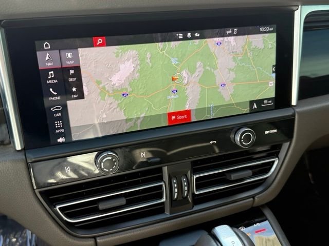 Used 2023 Porsche Macan AWD/4WD image 15
