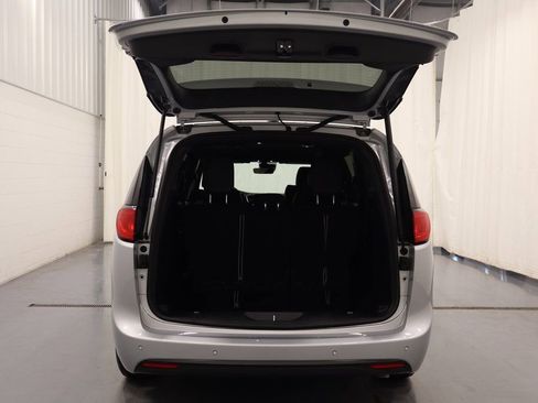 New 2026 Chrysler Voyager LX image 18