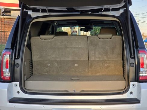 Used 2020 GMC Yukon SLT w/ Premium Edition image 9