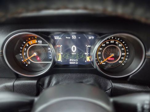 Used 2021 Jeep Wrangler Unlimited Sahara AWD/4WD image 15