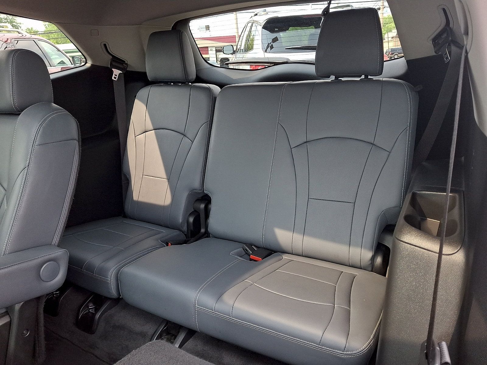 Used 2020 Buick Enclave Essence w/ Sound and Sites Package FWD image 13