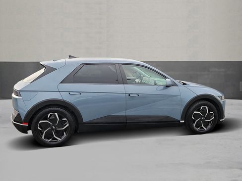 Used 2024 Hyundai Ioniq 5 SE image 4