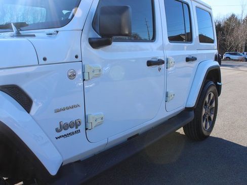 Used 2018 Jeep Wrangler Unlimited Sahara image 45