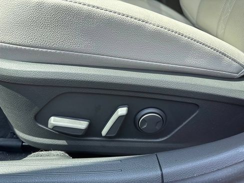 Used 2025 Hyundai Sonata Limited FWD image 12