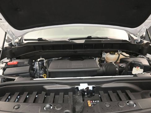 Certified 2025 Chevrolet Silverado 1500 LT AWD/4WD image 28