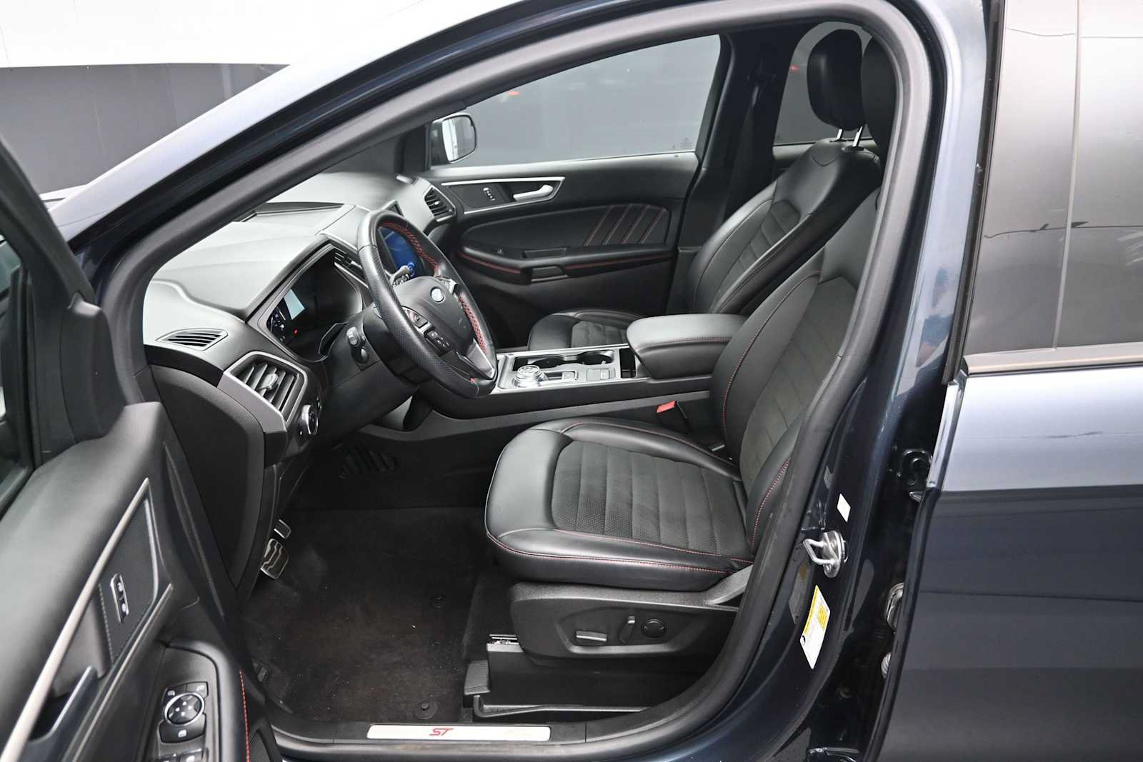 Used 2024 Ford Edge ST-Line AWD/4WD image 30