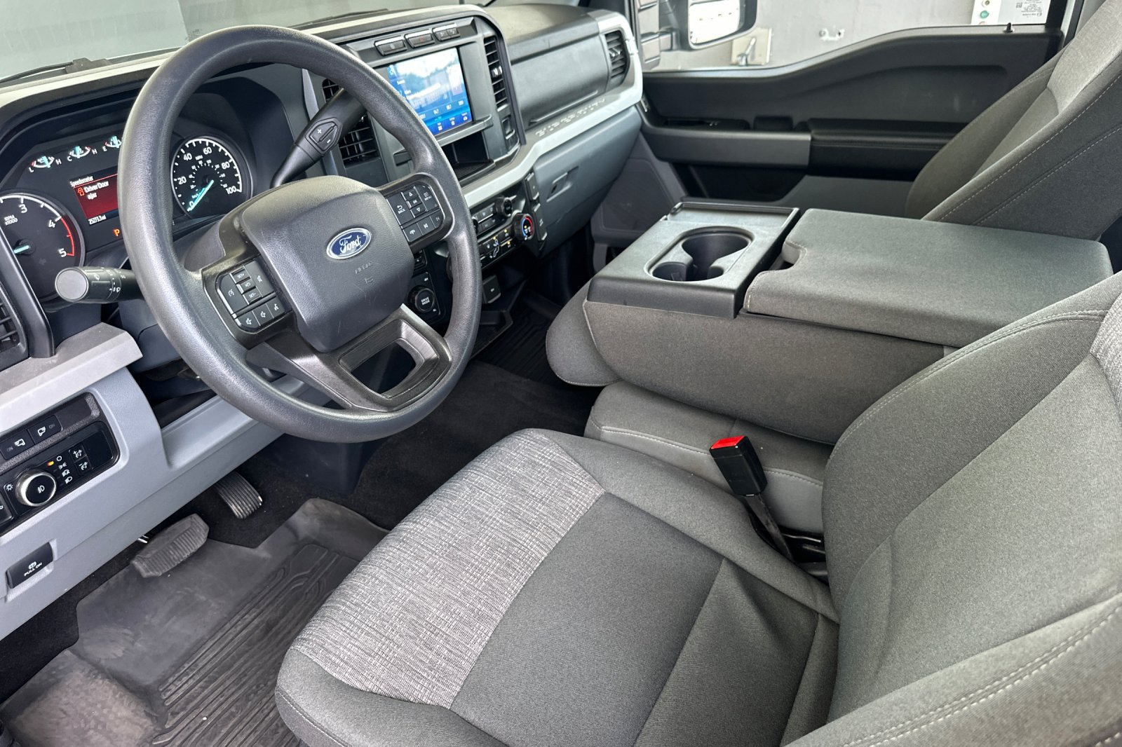 Used 2024 Ford F250 XLT w/ FX4 Off-Road Package AWD/4WD image 10