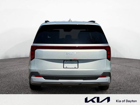 New 2026 Kia Carnival EX FWD image 4