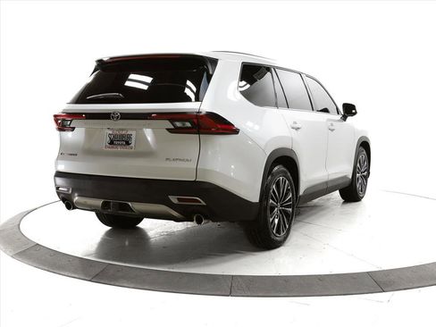 Used 2024 Toyota Grand Highlander HYBRID MAX PLATIN image 13