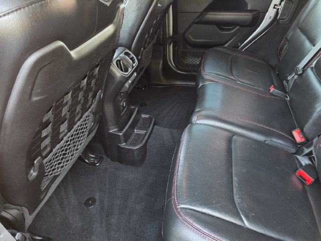 Used 2018 Jeep Wrangler Unlimited Rubicon AWD/4WD image 17