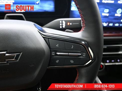 Used 2024 Chevrolet Traverse RS image 17