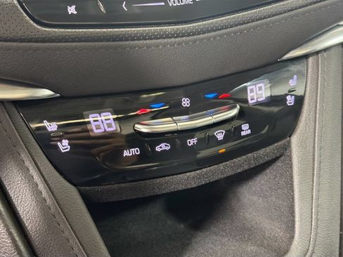 Used 2019 Cadillac XT5 Premium Luxury w/ Driver Assist Package AWD/4WD image 17