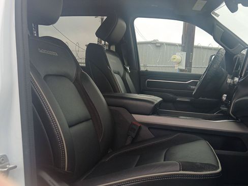 Used 2024 RAM 1500 Laramie AWD/4WD image 10