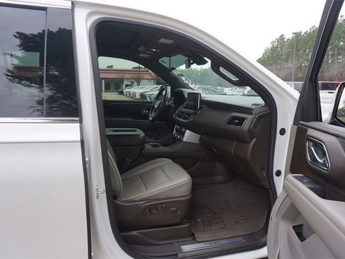 Used 2021 GMC Yukon SLT w/ SLT Premium Package image 20