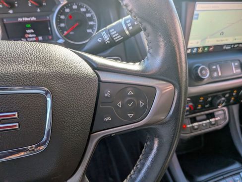 Certified 2022 GMC Acadia AT4 image 17