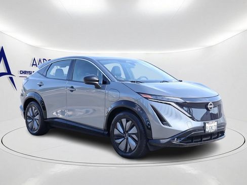 Used 2023 Nissan Ariya FWD image 3