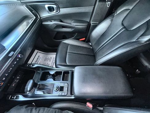 Used 2025 Kia Sorento S FWD image 29