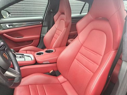 Certified 2023 Porsche Panamera GTS image 5