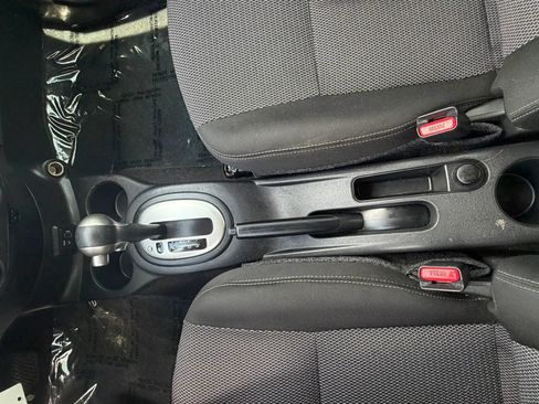 Used 2018 Nissan Versa SV FWD image 24