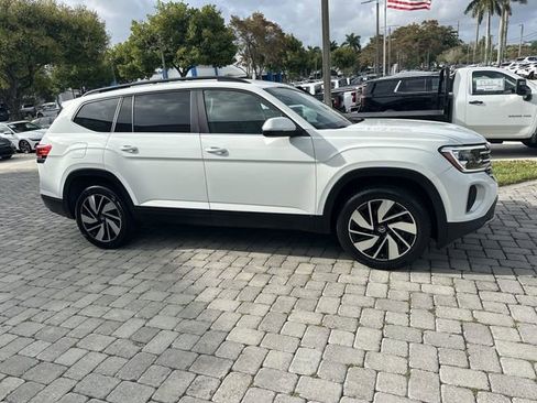 Used 2024 Volkswagen Atlas SE FWD image 15