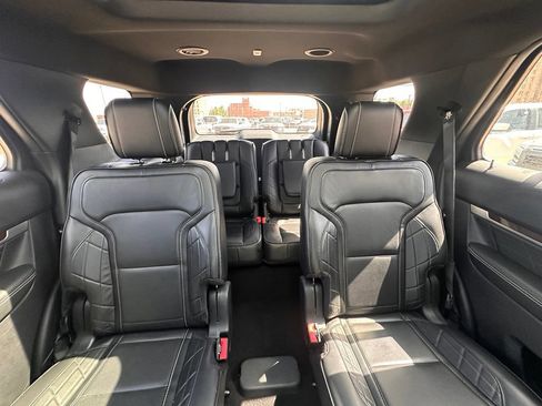 Used 2019 Ford Explorer Platinum AWD/4WD image 19