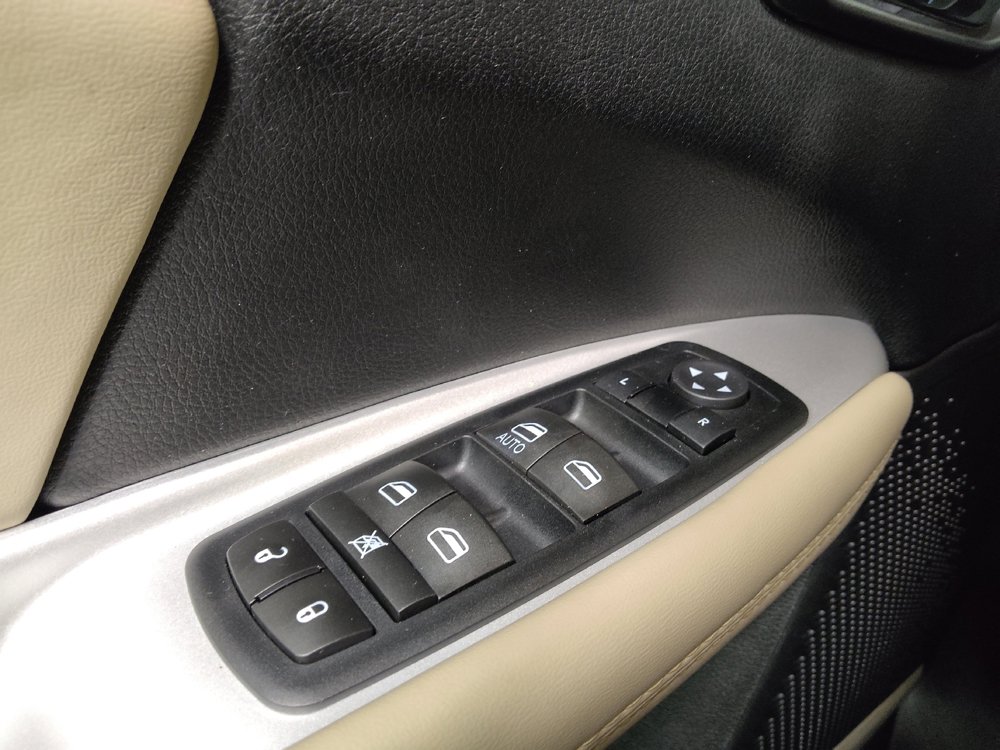 Used 2019 Dodge Journey SE w/ Connectivity Group FWD image 27