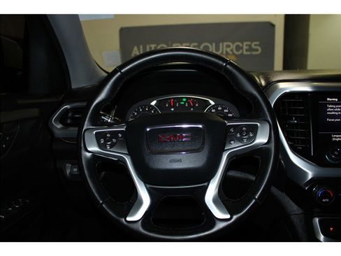 Used 2023 GMC Acadia SLT image 28