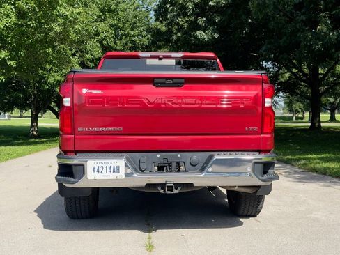 Used 2019 Chevrolet Silverado 1500 LTZ w/ LTZ Premium Package AWD/4WD image 4