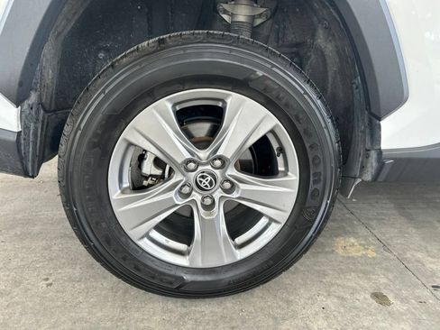 Used 2025 Toyota RAV4 XLE FWD image 19