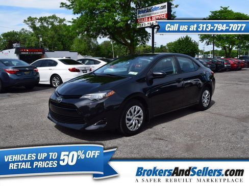 Used 2019 Toyota Corolla LE FWD image 1