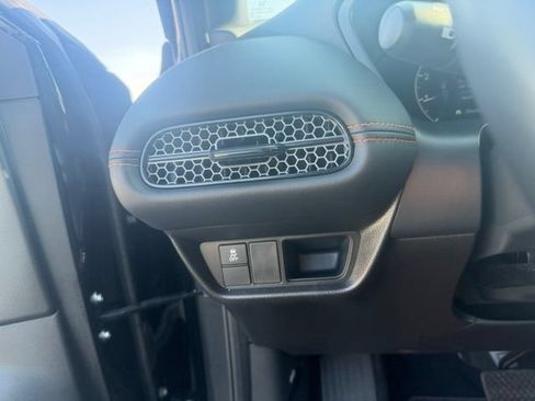 Used 2025 Honda HR-V Sport image 21