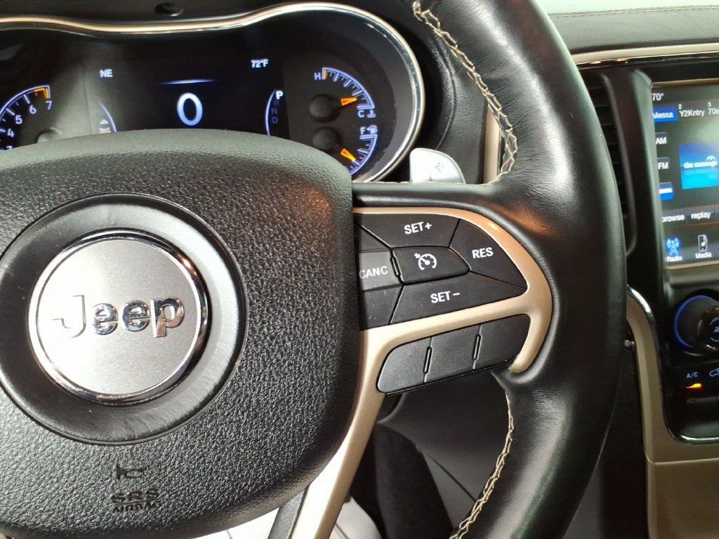Used 2017 Jeep Grand Cherokee Overland AWD/4WD image 16